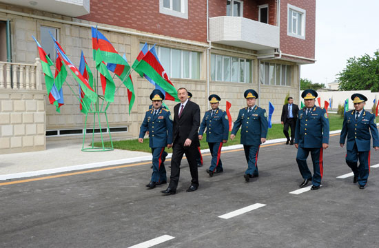 Azərbaycan Prezidenti DSX əməkdaşları üçün inşa edilmiş yeni yaşayış kompleksinin açılışında iştirak edib (FOTO)