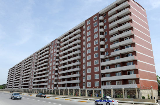 Azərbaycan Prezidenti DSX əməkdaşları üçün inşa edilmiş yeni yaşayış kompleksinin açılışında iştirak edib (FOTO)