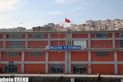 Sehrli İstanbul! Gəmi gəzintisi ilə Fatih Sultan Mehmet körpüsünün altından görünən meqapolis (FOTO)
