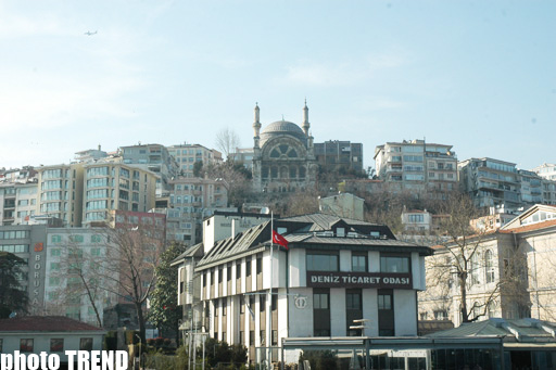 Sehrli İstanbul! Gəmi gəzintisi ilə Fatih Sultan Mehmet körpüsünün altından görünən meqapolis (FOTO)