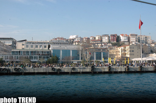 Sehrli İstanbul! Gəmi gəzintisi ilə Fatih Sultan Mehmet körpüsünün altından görünən meqapolis (FOTO)