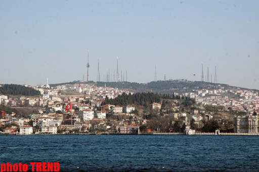Sehrli İstanbul! Gəmi gəzintisi ilə Fatih Sultan Mehmet körpüsünün altından görünən meqapolis (FOTO)