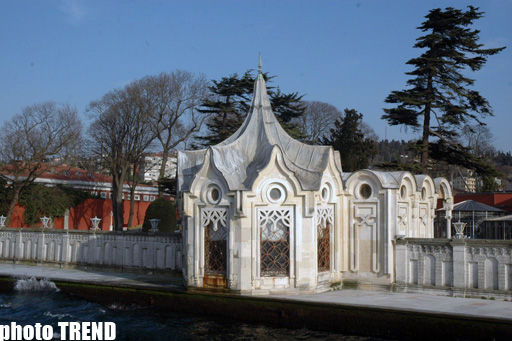 Sehrli İstanbul! Gəmi gəzintisi ilə Fatih Sultan Mehmet körpüsünün altından görünən meqapolis (FOTO)