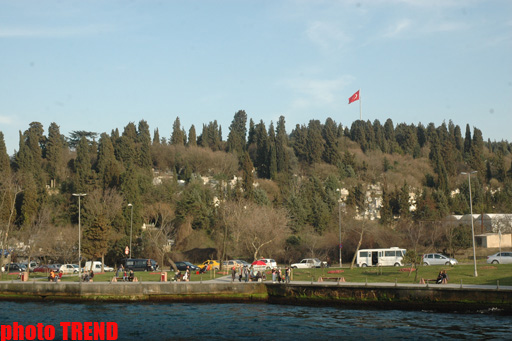 Sehrli İstanbul! Gəmi gəzintisi ilə Fatih Sultan Mehmet körpüsünün altından görünən meqapolis (FOTO)