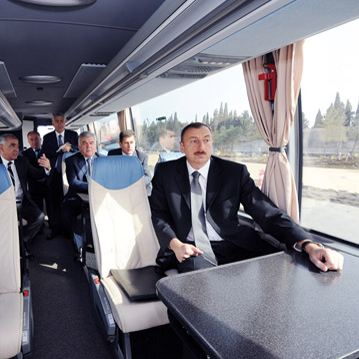 Azərbaycan Prezidenti İlham Əliyev Heydər Əliyev Beynəlxalq Aeroportu, Mərdəkan, Bilgəh qəsəbələri və paytaxt istiqamətində yeni yol infrastrukturunun genişləndirilməsi işlərinin gedişi ilə tanış olub (FOTO)