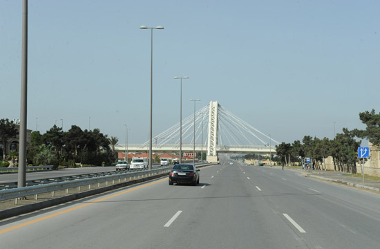 Azərbaycan Prezidenti İlham Əliyev Heydər Əliyev Beynəlxalq Aeroportu, Mərdəkan, Bilgəh qəsəbələri və paytaxt istiqamətində yeni yol infrastrukturunun genişləndirilməsi işlərinin gedişi ilə tanış olub (FOTO)