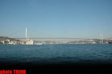 Sehrli İstanbul! Gəmi gəzintisi ilə Fatih Sultan Mehmet körpüsünün altından görünən meqapolis (FOTO)