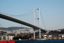 Sehrli İstanbul! Gəmi gəzintisi ilə Fatih Sultan Mehmet körpüsünün altından görünən meqapolis (FOTO)