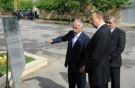 Prezident İlham Əliyev: Bakıətrafı qəsəbələrin hamısında həllini gözləyən vəzifələr tezliklə və yüksək keyfiyyətlə icra edilməlidir (ƏLAVƏ OLUNUB) (FOTO)
