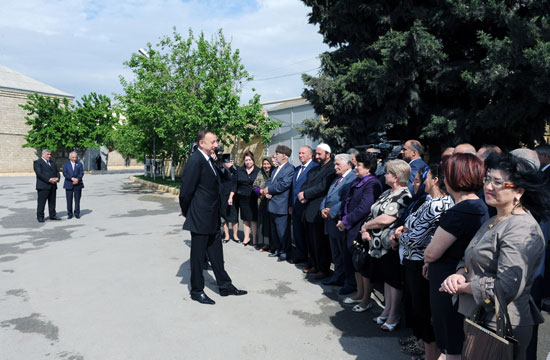 Prezident İlham Əliyev: Bakıətrafı qəsəbələrin hamısında həllini gözləyən vəzifələr tezliklə və yüksək keyfiyyətlə icra edilməlidir (ƏLAVƏ OLUNUB) (FOTO)