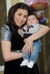 Müğənni Yeganə ilk dəfə oğlu Ömərlə birlikdə (FOTO)
