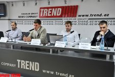 Azərbaycanda internet şəbəkəsinin istifadəçiləri reklam verənlər üçün böyük maraq doğurur (FOTO)