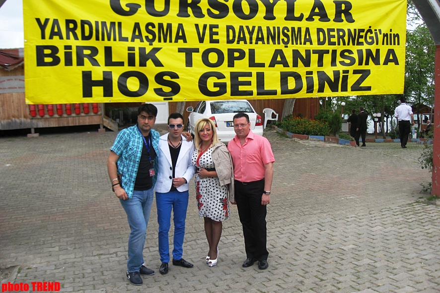 Azərbaycanlı musiqiçilər Trabzonda Türkiyənin idman nazirini necə heyrətləndirdilər? (FOTO)