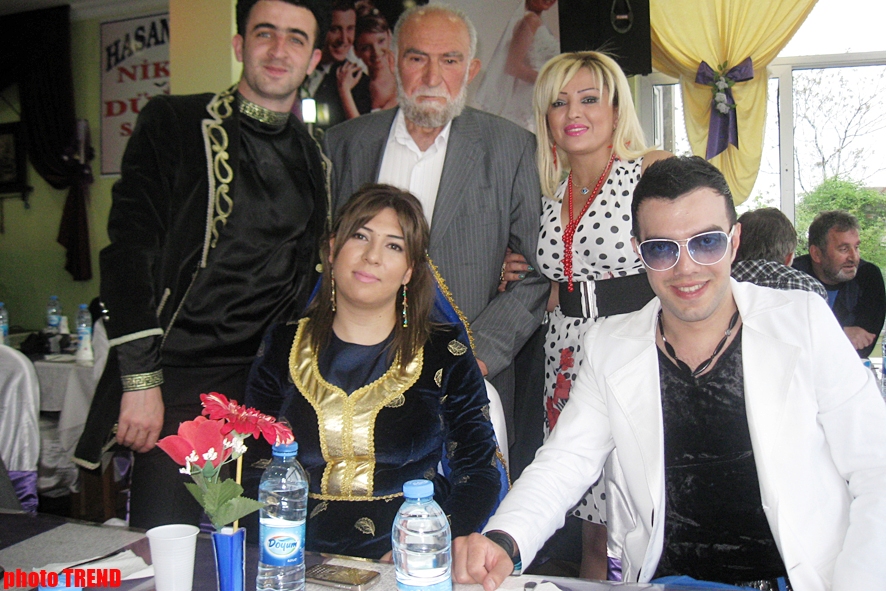 Azərbaycanlı musiqiçilər Trabzonda Türkiyənin idman nazirini necə heyrətləndirdilər? (FOTO)