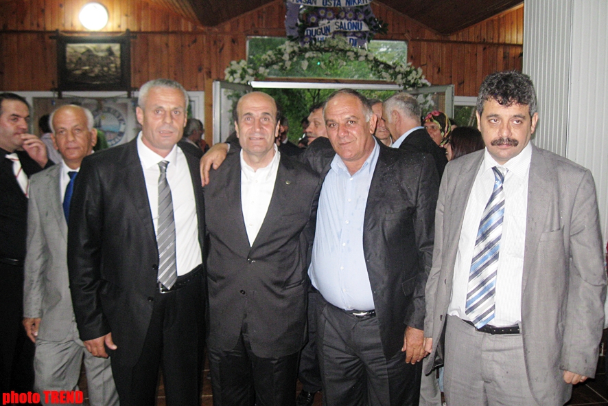 Azərbaycanlı musiqiçilər Trabzonda Türkiyənin idman nazirini necə heyrətləndirdilər? (FOTO)