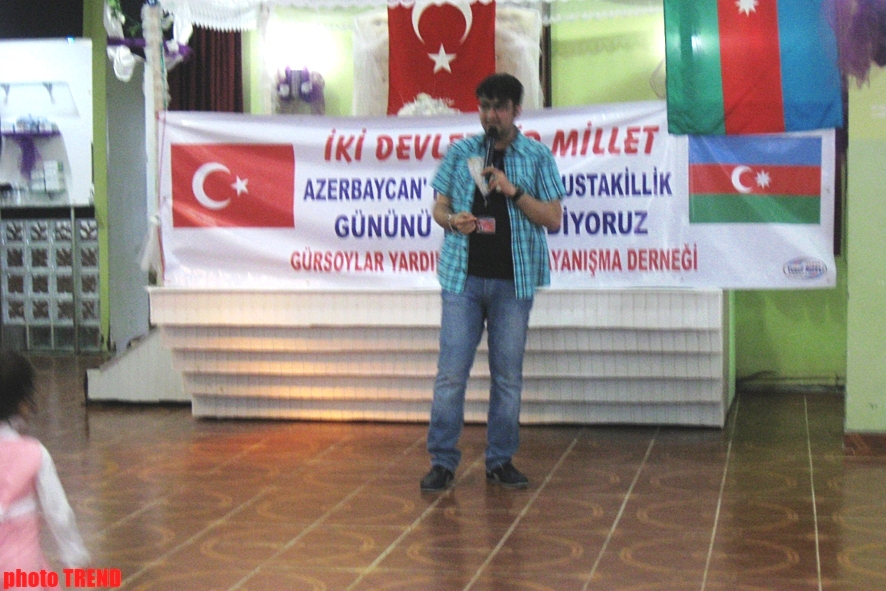 Azərbaycanlı musiqiçilər Trabzonda Türkiyənin idman nazirini necə heyrətləndirdilər? (FOTO)