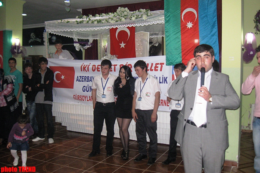 Azərbaycanlı musiqiçilər Trabzonda Türkiyənin idman nazirini necə heyrətləndirdilər? (FOTO)