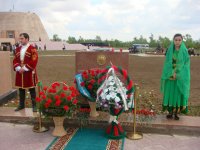 Qazaxıstanda azərbaycanlı qadınların xatirəsinə qoyulmuş abidənin açılışı olub (FOTO)