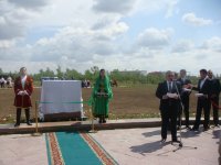 Qazaxıstanda azərbaycanlı qadınların xatirəsinə qoyulmuş abidənin açılışı olub (FOTO)