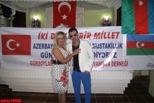 Azərbaycanlı musiqiçilər Trabzonda Türkiyənin idman nazirini necə heyrətləndirdilər? (FOTO)