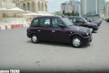 London Taxi TX4 avtomobillərinin birinci partiyası Bakıya gətirilib (FOTO)