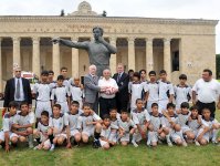 İngiltərə və Almaniyanın məhşur futbolçuları Bakıda (VIDEO)(FOTO)
