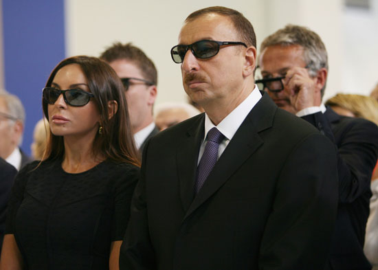 1995-ci ildən Azərbaycan iqtisadiyyatına qoyulan investisiyalar 97 milyard dollar təşkil edir - Prezident İlham Əliyev (ƏLAVƏ OLUNUB-2)(FOTO)