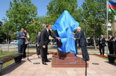 Azərbaycan və Serbiya prezidentləri Novi Sad şəhərində Üzeyir Hacıbəylinin büstünün açılışında iştirak ediblər (FOTO)
