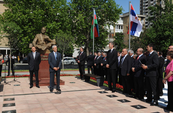 Azərbaycan və Serbiya prezidentləri Novi Sad şəhərində Üzeyir Hacıbəylinin büstünün açılışında iştirak ediblər (FOTO)