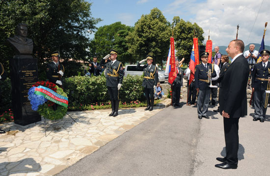 Azərbaycan Prezidenti Sloveniyanın Novo Qoritsa şəhərində Mehdi Hüseynzadənin memorialını ziyarət edib (FOTO)
