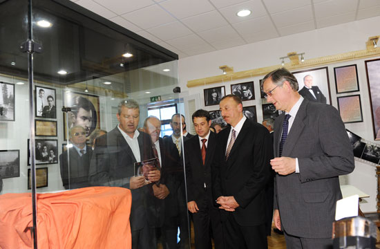 Azərbaycan Prezidenti Sloveniyanın Novo Qoritsa şəhərində Mehdi Hüseynzadənin memorialını ziyarət edib (FOTO)