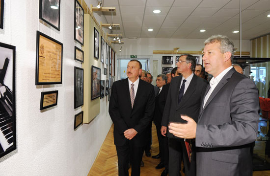 Azərbaycan Prezidenti Sloveniyanın Novo Qoritsa şəhərində Mehdi Hüseynzadənin memorialını ziyarət edib (FOTO)