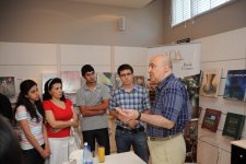 ADA Kitab Mərkəzində yazıçı Çingiz Abdullayevlə oxucuların görüşü keçirilib (FOTO)