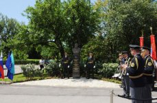 Azərbaycan Prezidenti Sloveniyanın Novo Qoritsa şəhərində Mehdi Hüseynzadənin memorialını ziyarət edib (FOTO)