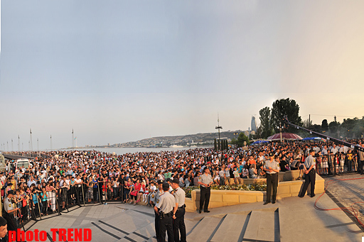 Bakıda Milli Qurtuluş günü ilə bağlı konsert proqramı və atəşfəşanlıq düzənlənib (FOTOSESSİYA)
