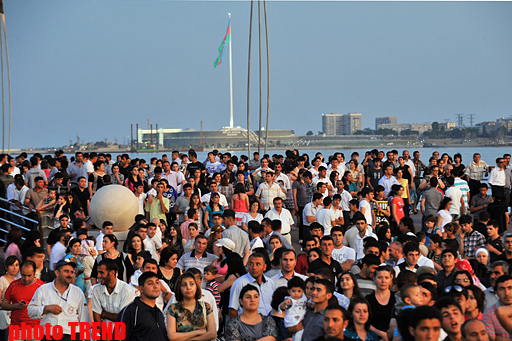 Bakıda Milli Qurtuluş günü ilə bağlı konsert proqramı və atəşfəşanlıq düzənlənib (FOTOSESSİYA)