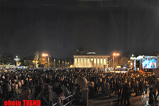 Bakıda Milli Qurtuluş günü ilə bağlı konsert proqramı və atəşfəşanlıq düzənlənib (FOTOSESSİYA)