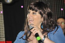 Kökəldikcə kökələn Elza Seyidcahan (FOTO)