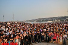 Bakıda Milli Qurtuluş günü ilə bağlı konsert proqramı və atəşfəşanlıq düzənlənib (FOTOSESSİYA)