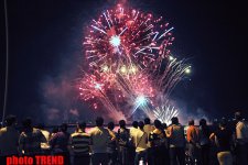 Bakıda Milli Qurtuluş günü ilə bağlı konsert proqramı və atəşfəşanlıq düzənlənib (FOTOSESSİYA)