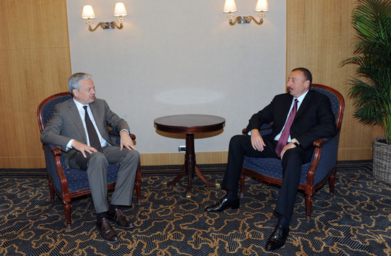 İlham Əliyev Belçika Krallığı Baş nazirinin müavini ilə görüşüb