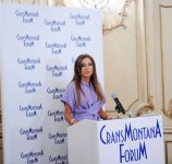 Azərbaycanın birinci xanımı Mehriban Əliyevaya Krans Montana Forumunun Qızıl medalı təqdim olunub (FOTO)