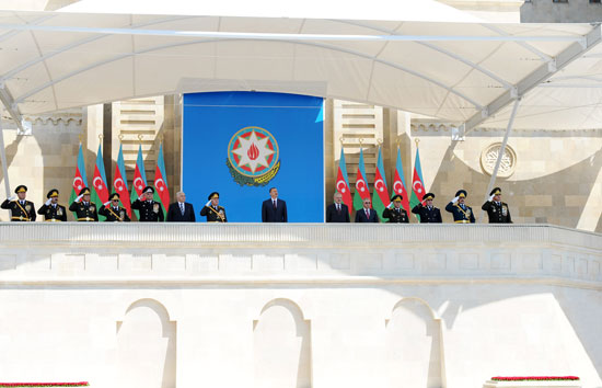 Prezident İlham Əliyev: Azərbaycan Ordusu ölkə qarşısında duran bütün vəzifələri icra etmək üçün bütün imkanlara malikdir (FOTO)