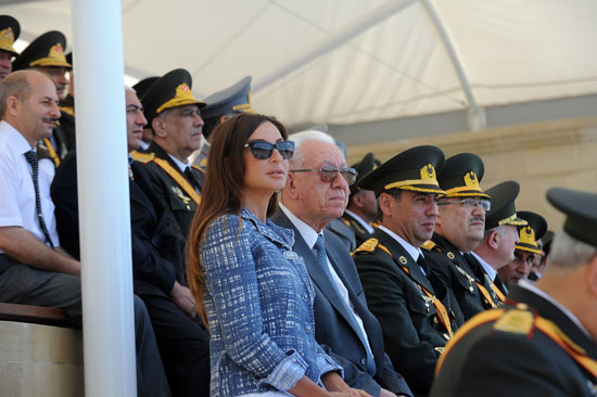 Prezident İlham Əliyev: Azərbaycan Ordusu ölkə qarşısında duran bütün vəzifələri icra etmək üçün bütün imkanlara malikdir (FOTO)