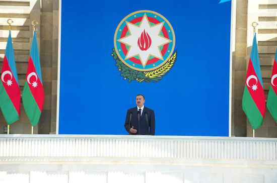 Prezident İlham Əliyev: Azərbaycan Ordusu ölkə qarşısında duran bütün vəzifələri icra etmək üçün bütün imkanlara malikdir (FOTO)