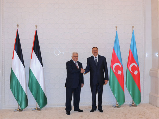 Azərbaycana rəsmi səfərə gələn Fələstin Prezidentinin rəsmi qarşılanma mərasimi olub (FOTO)
