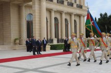 Azərbaycana rəsmi səfərə gələn Fələstin Prezidentinin rəsmi qarşılanma mərasimi olub (FOTO)