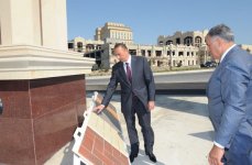 Azərbaycan Prezidenti Binəqədi rayonunda Heydər Əliyev adına Parkda aparılan yenidənqurma işləri ilə tanış olub (FOTO)