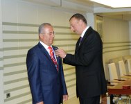 Azərbaycan Prezidenti bir qrup ictimai xadimə "Dostluq" ordenini və "Tərəqqi" medalını təqdim edib (FOTO)