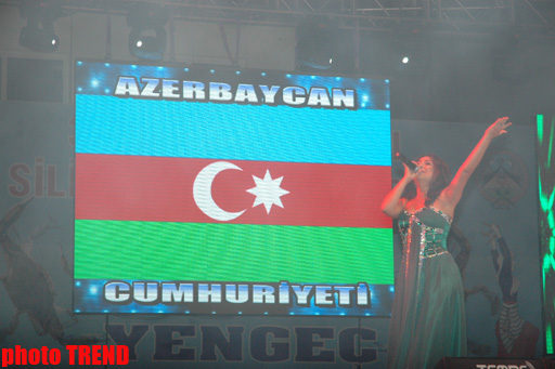 "Lokum" titulu qazanan müğənni Günel Ələkbərova Silifkedə məşhurluğun zirvəsində (FOTO)